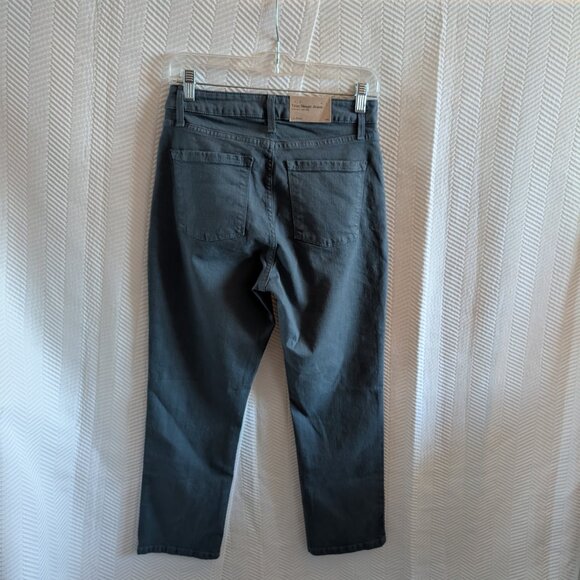 L.L. Bean true shape high rise straight leg jean, classic fit, size 6 Reg NWT - Picture 3 of 12